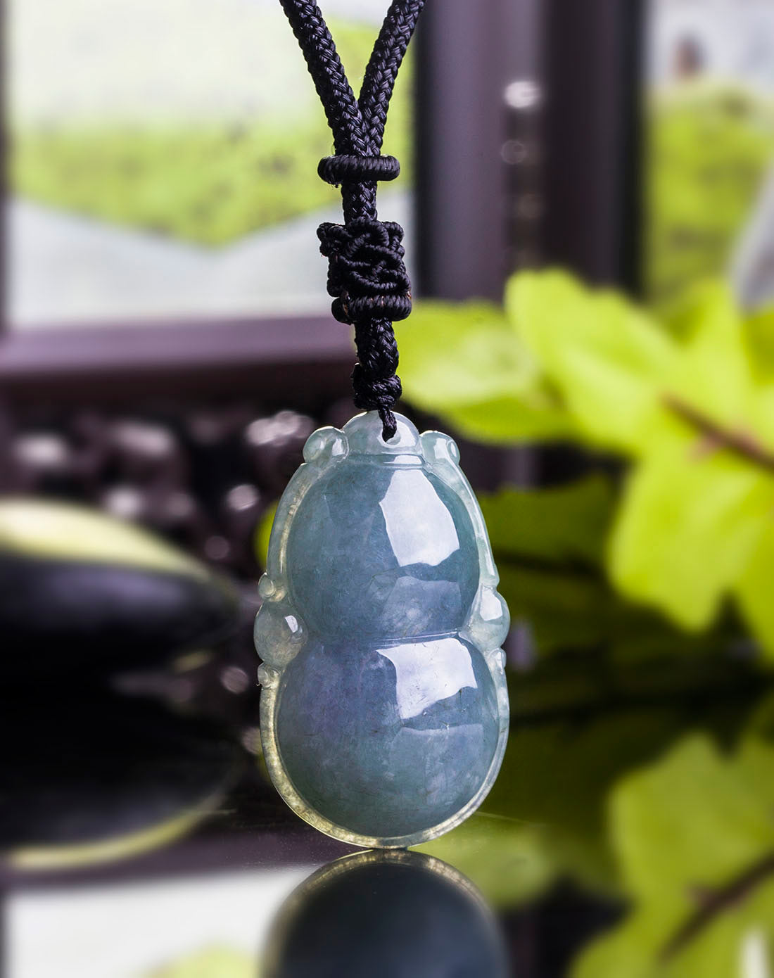 满色饱满糯种葫芦天然a货翡翠挂件(附国检证书)