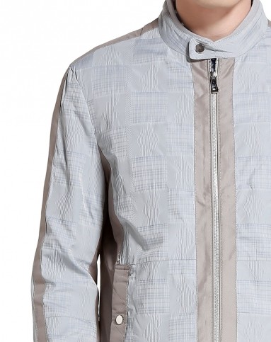 浅卡其蓝色时髦舒适长袖茄克