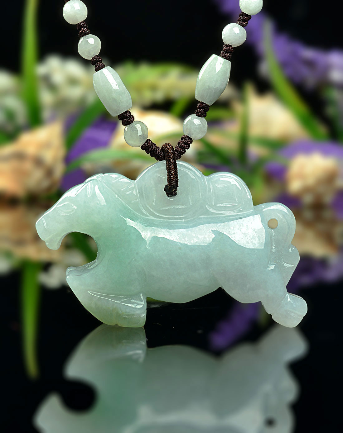 天然精雕特色细腻浅绿马上有钱翡翠挂件(国家权威鉴定)