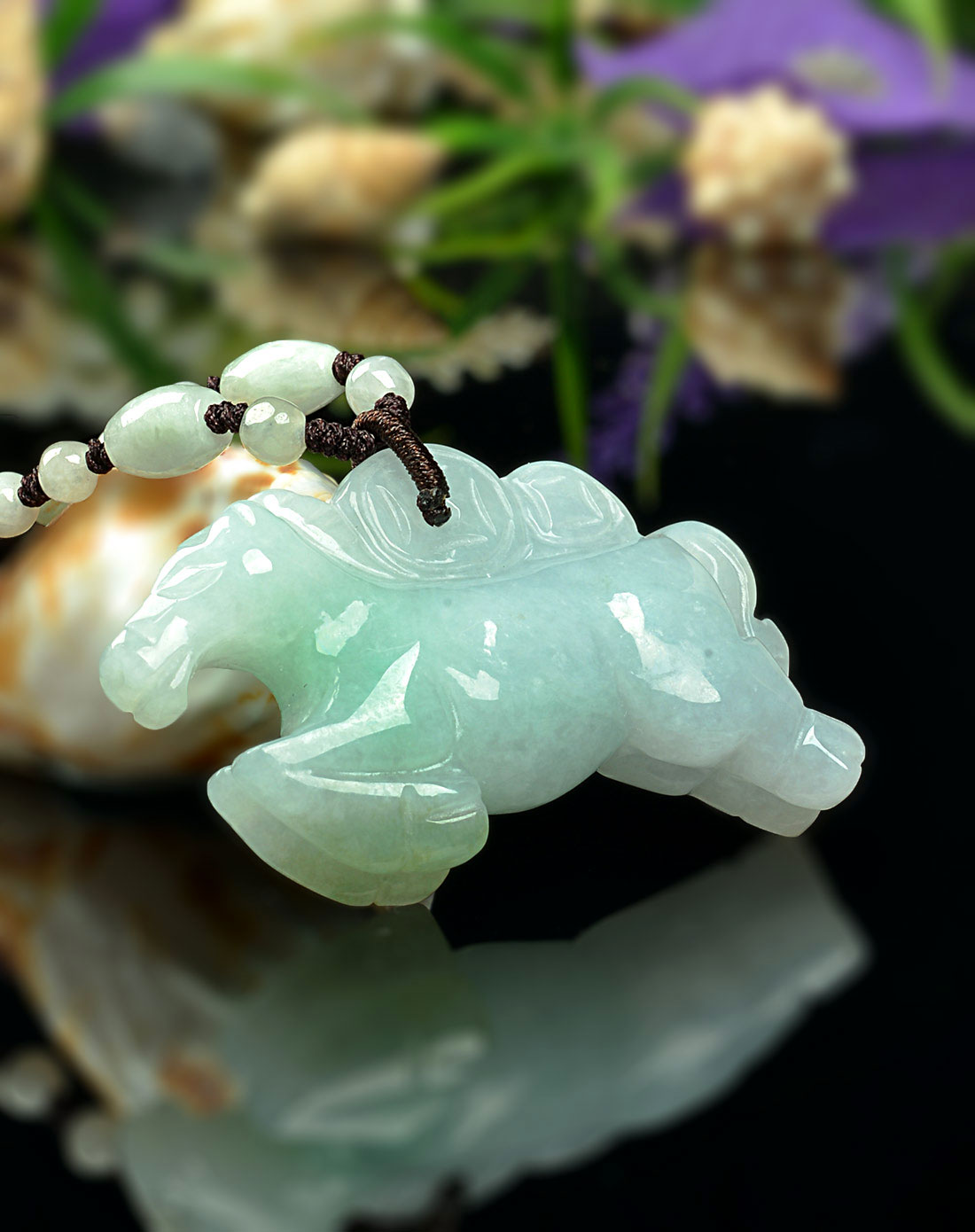 天然精雕特色细腻浅绿马上有钱翡翠挂件(国家权威鉴定)