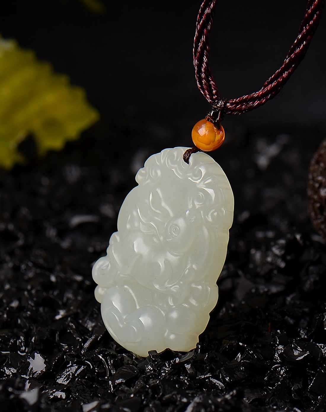 白玉生肖兔吊坠旺财招福事业有成