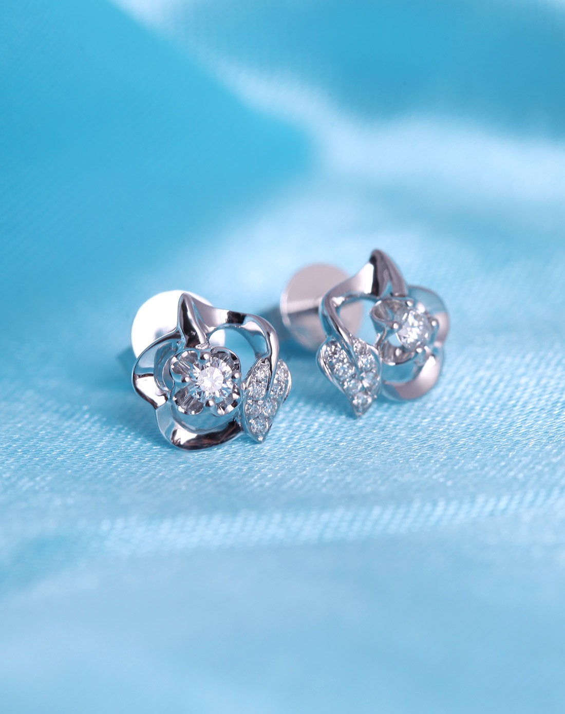 每克拉美珠宝专场-唯美优雅-18k金钻石耳钉