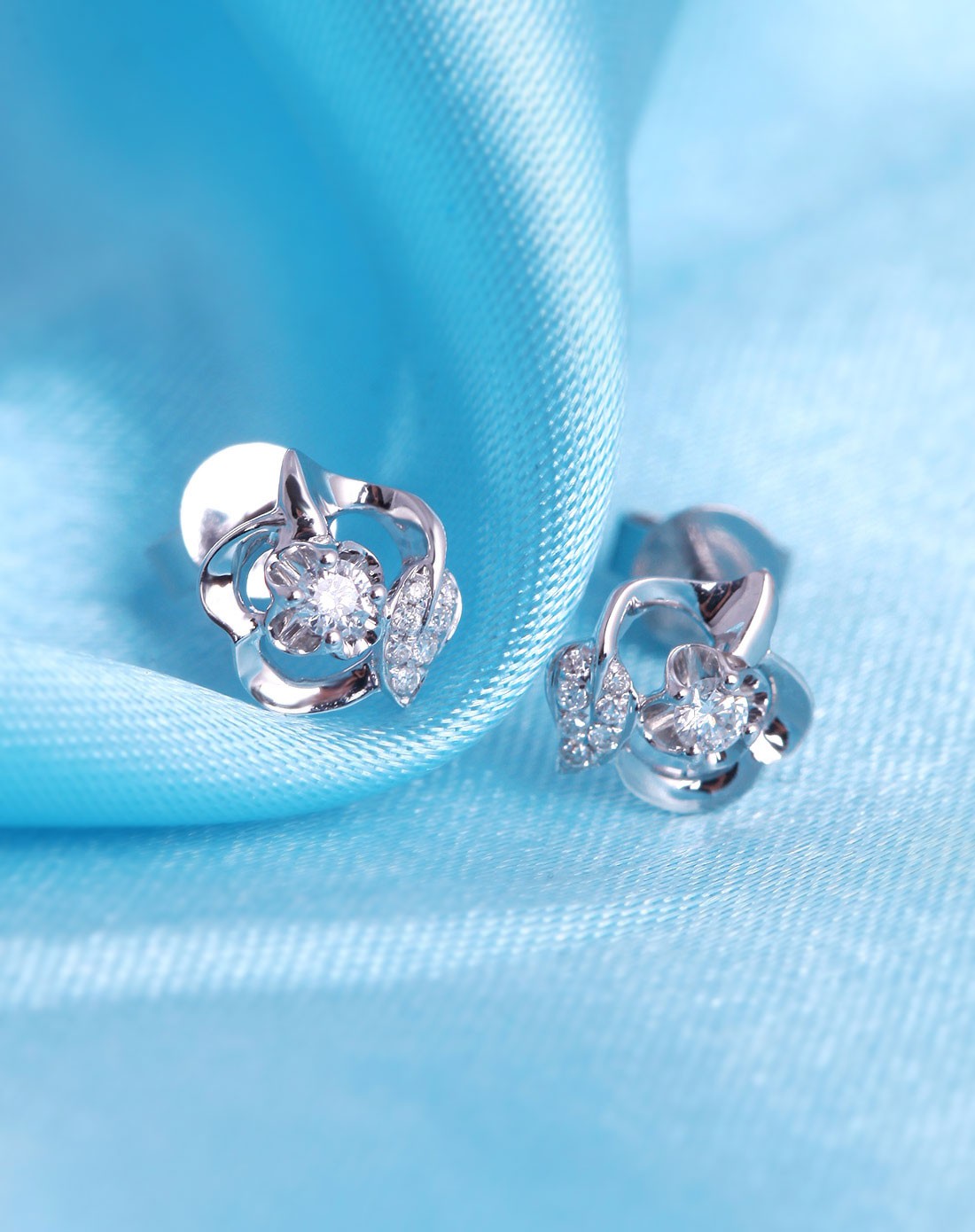 每克拉美珠宝专场-唯美优雅-18k金钻石耳钉