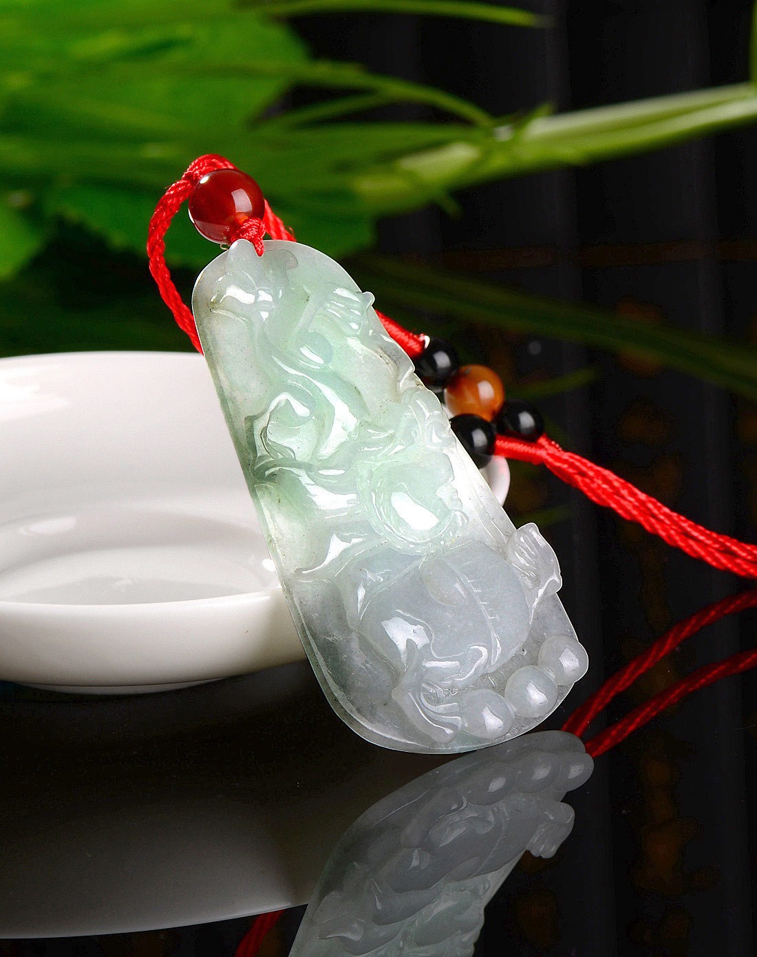 精工糯种飘色龙腾四海天然a货翡翠挂牌(国家权威证书)