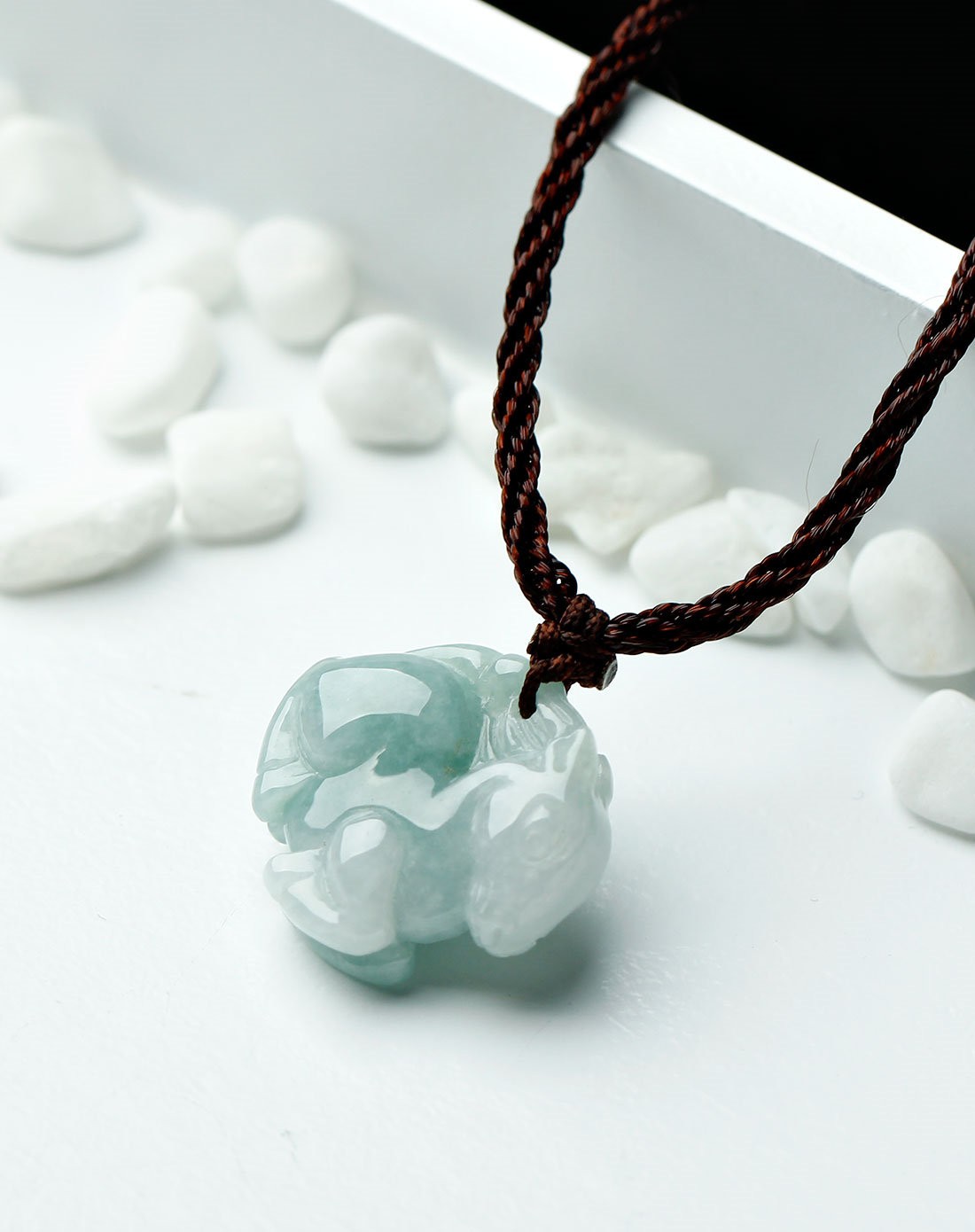 天然翡翠马吊坠