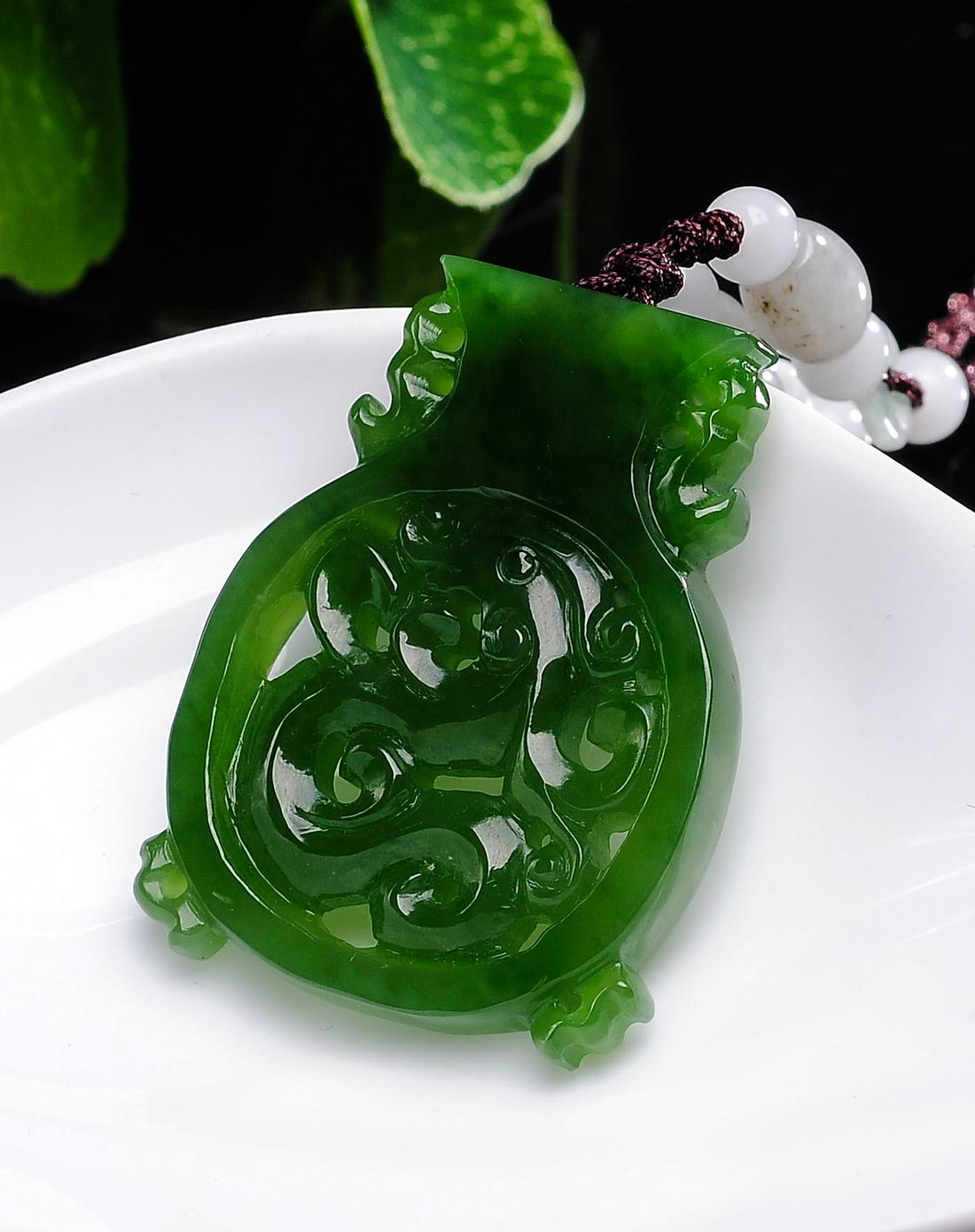 天然油润和田碧玉菠菜绿龙保平安挂件(附国检证书)