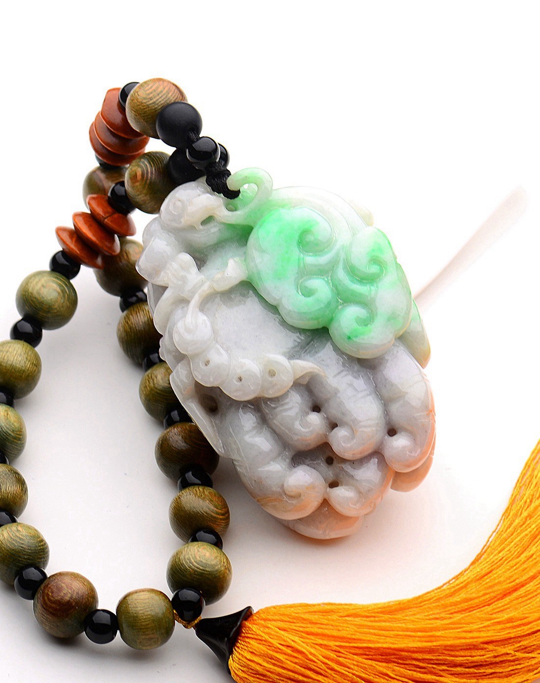 糯种飘阳翠俏雕三彩福手a货翡翠手把件(附权威证书)