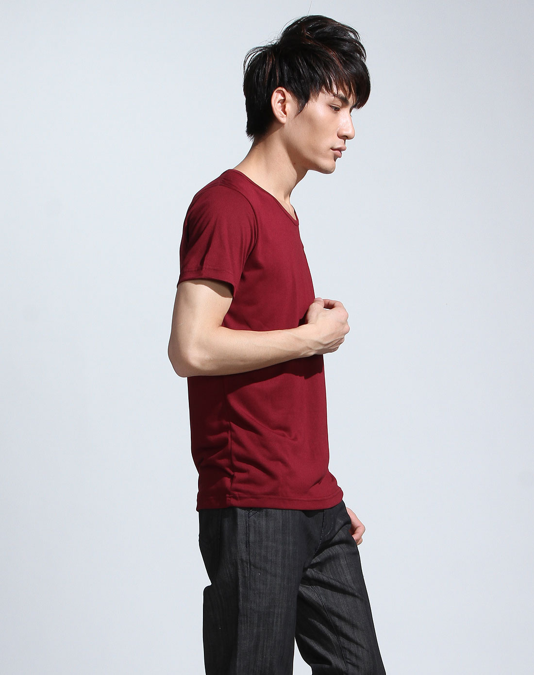 酒红色圆领短袖t恤