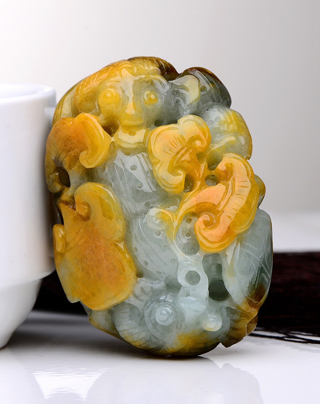 a货翡翠冰糯种三彩金玉满堂手把件