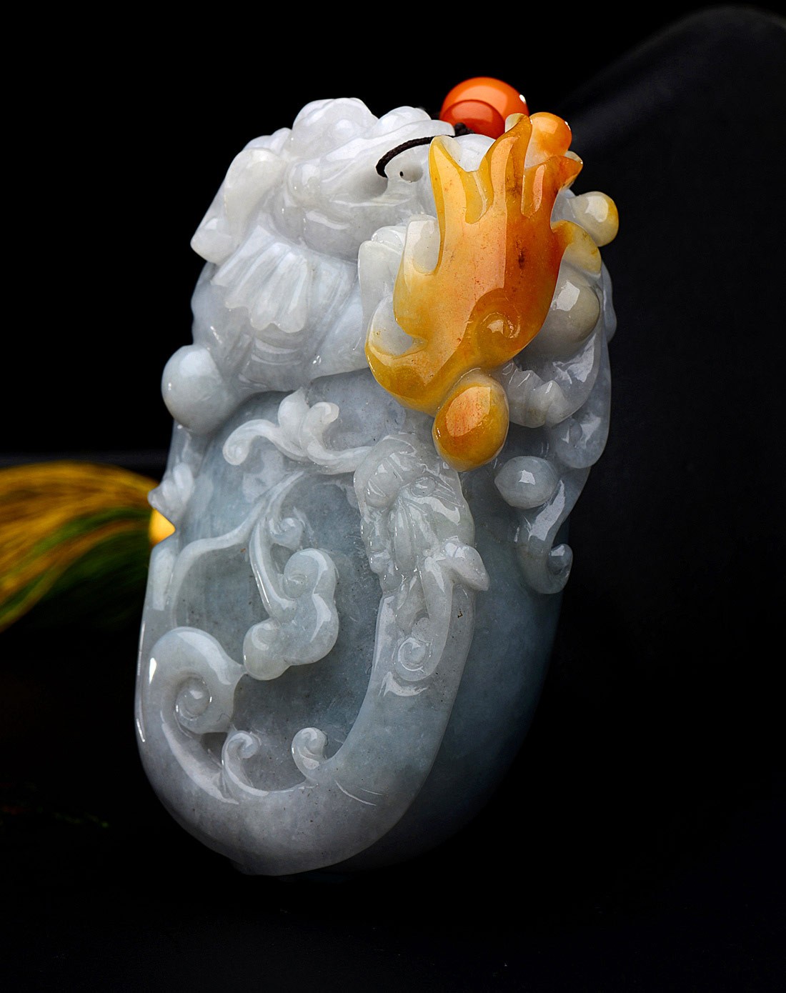 a货翡翠糯种黄翡巧雕招财进宝手把件