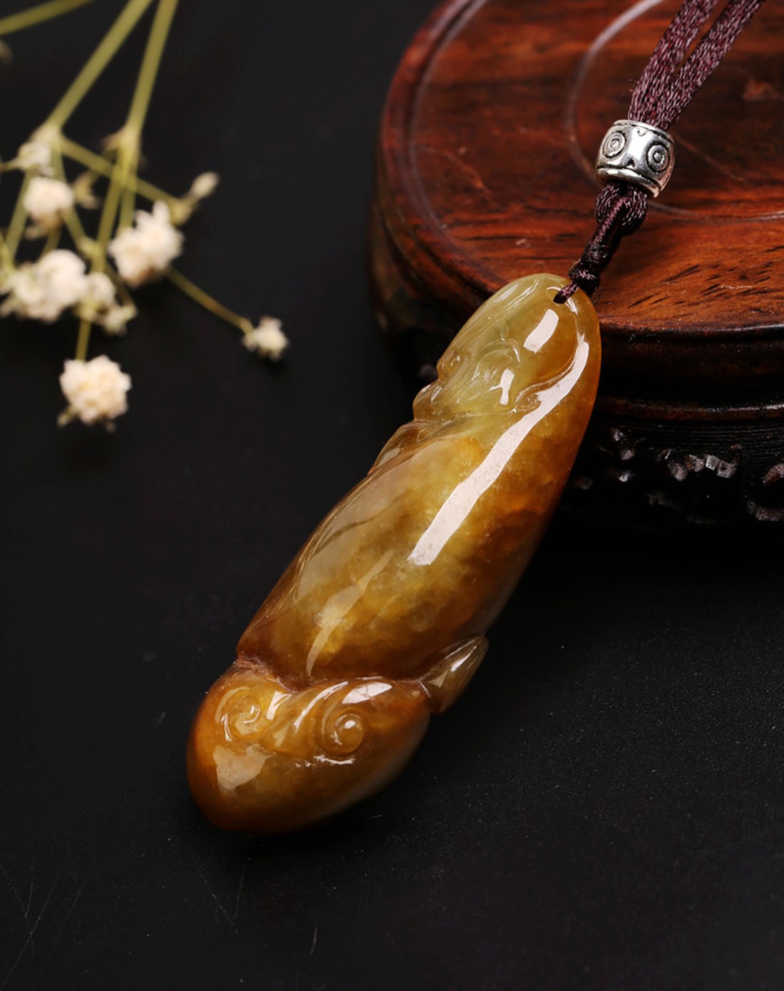 糯种褐黄翡盈润招财纳福a货翡翠吊坠(附权威证书)