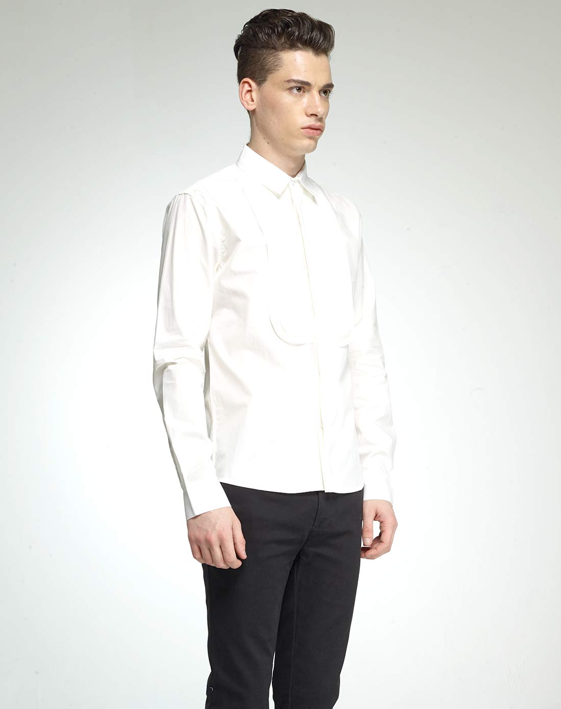 男白色尖领绅士白衬衫