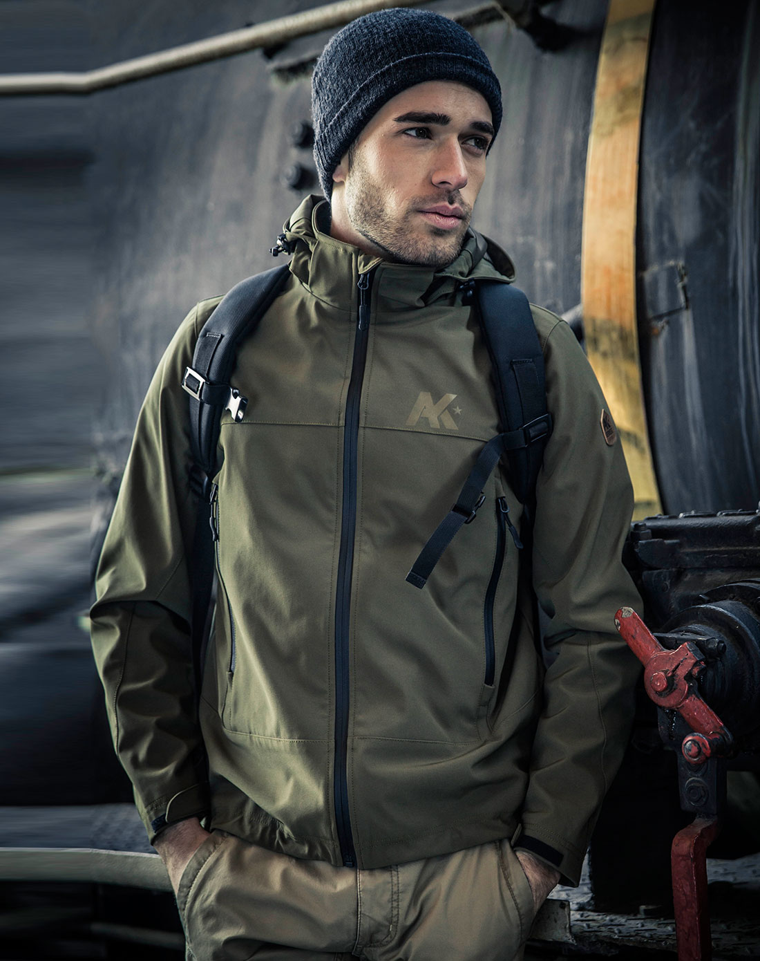 男军绿男士都市特工连帽防泼水夹克