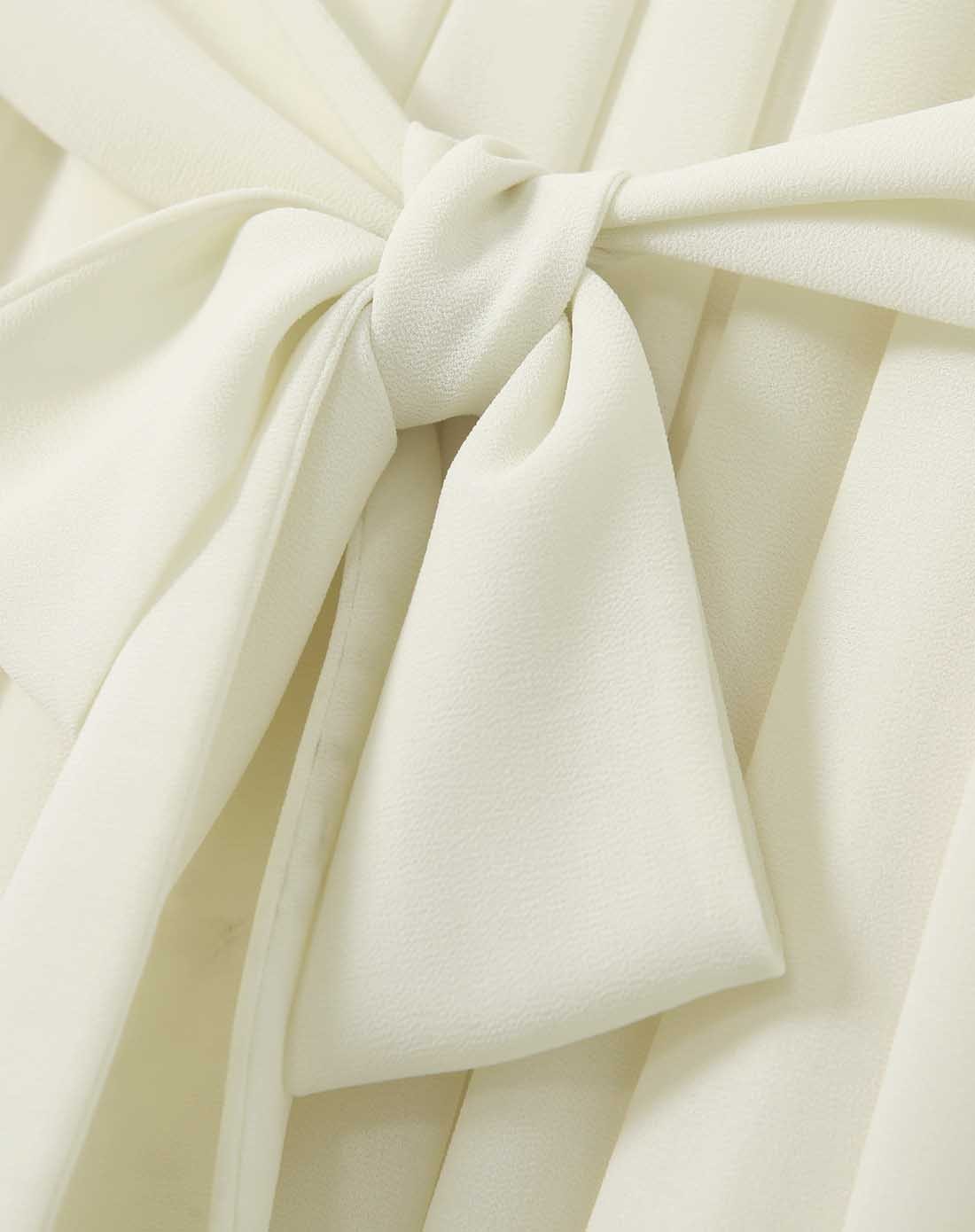 米白色圆领短袖纯色高腰连衣裙