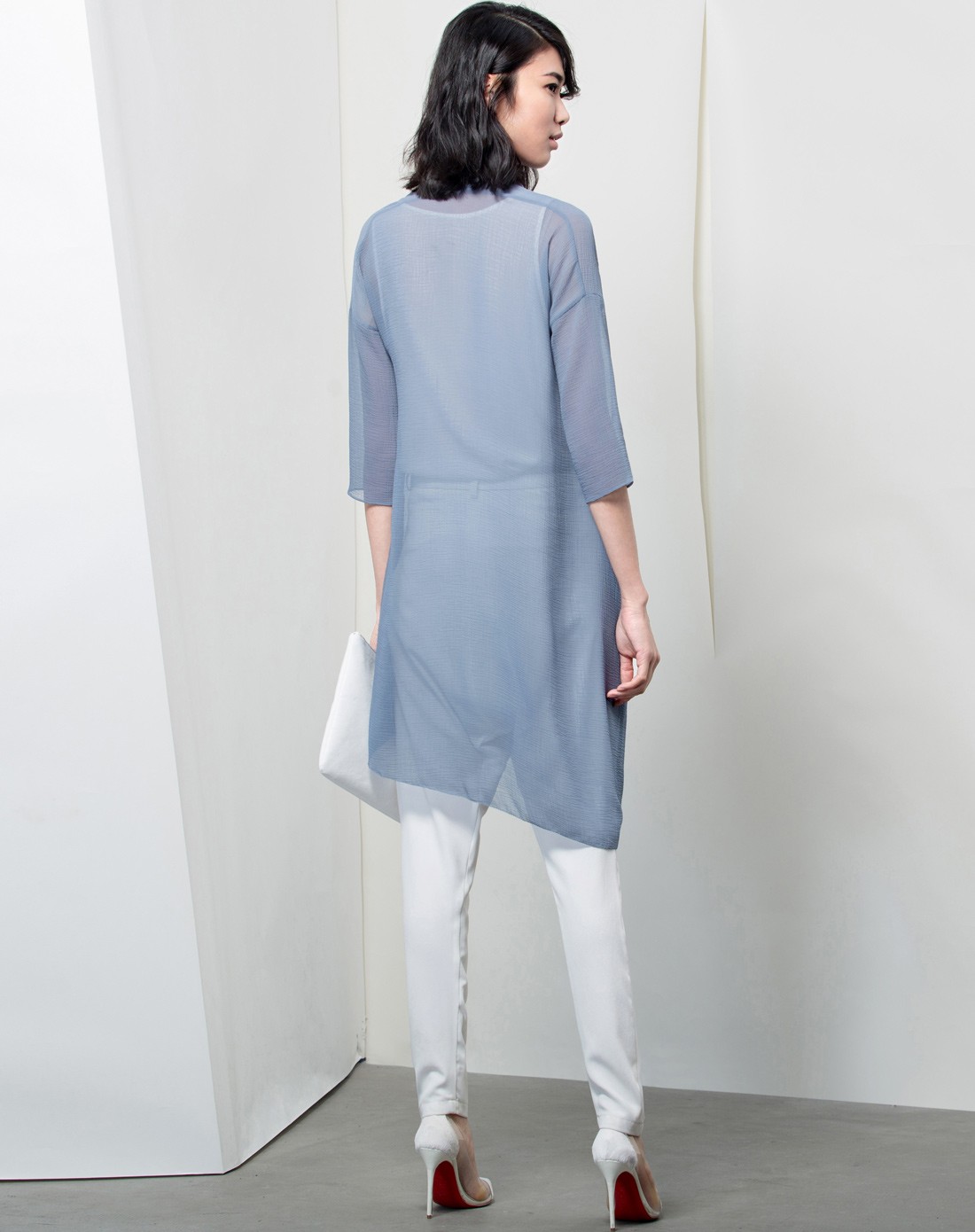 淡灰蓝落肩袖斜下摆长款雪纺衫