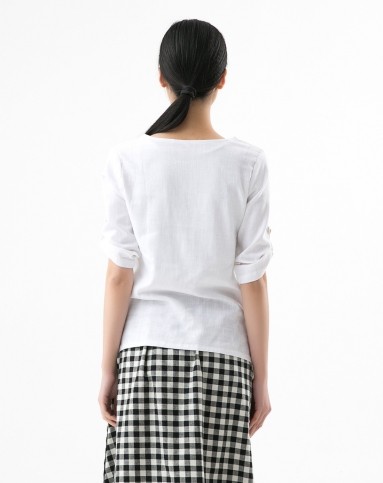 白色斯文小清新修身六分袖上衣