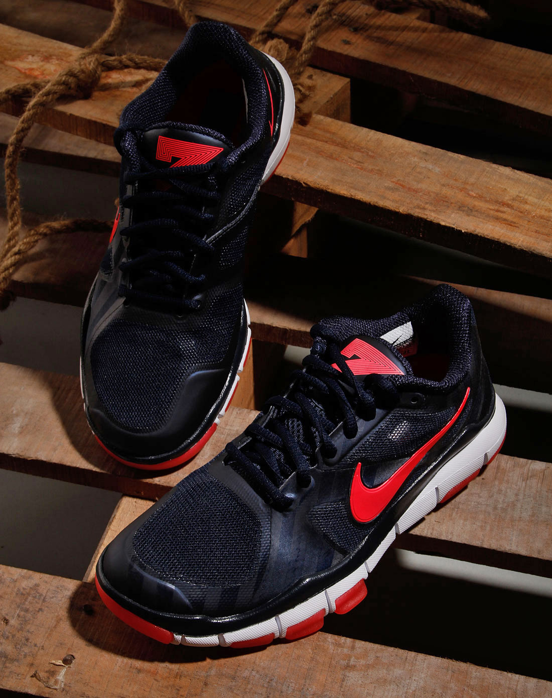 耐克nike男士专场-男款蓝黑色时尚个性运动风训练鞋