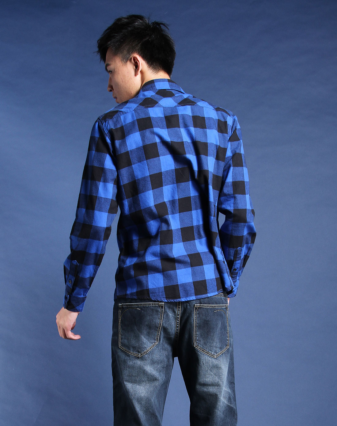 蓝色格子休闲长袖衬衫