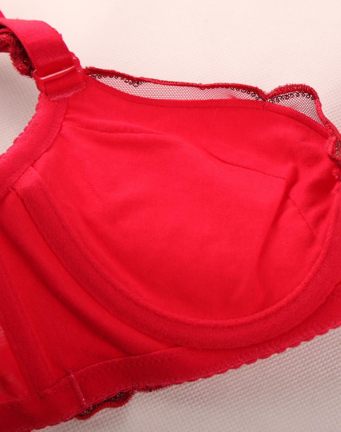 女款红印花中厚模杯文胸