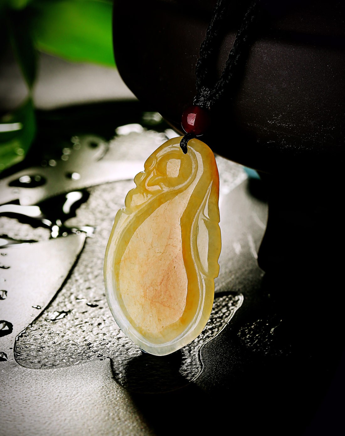 精雕超细腻冰种满黄色黄翡龙如意 事事如意吊坠