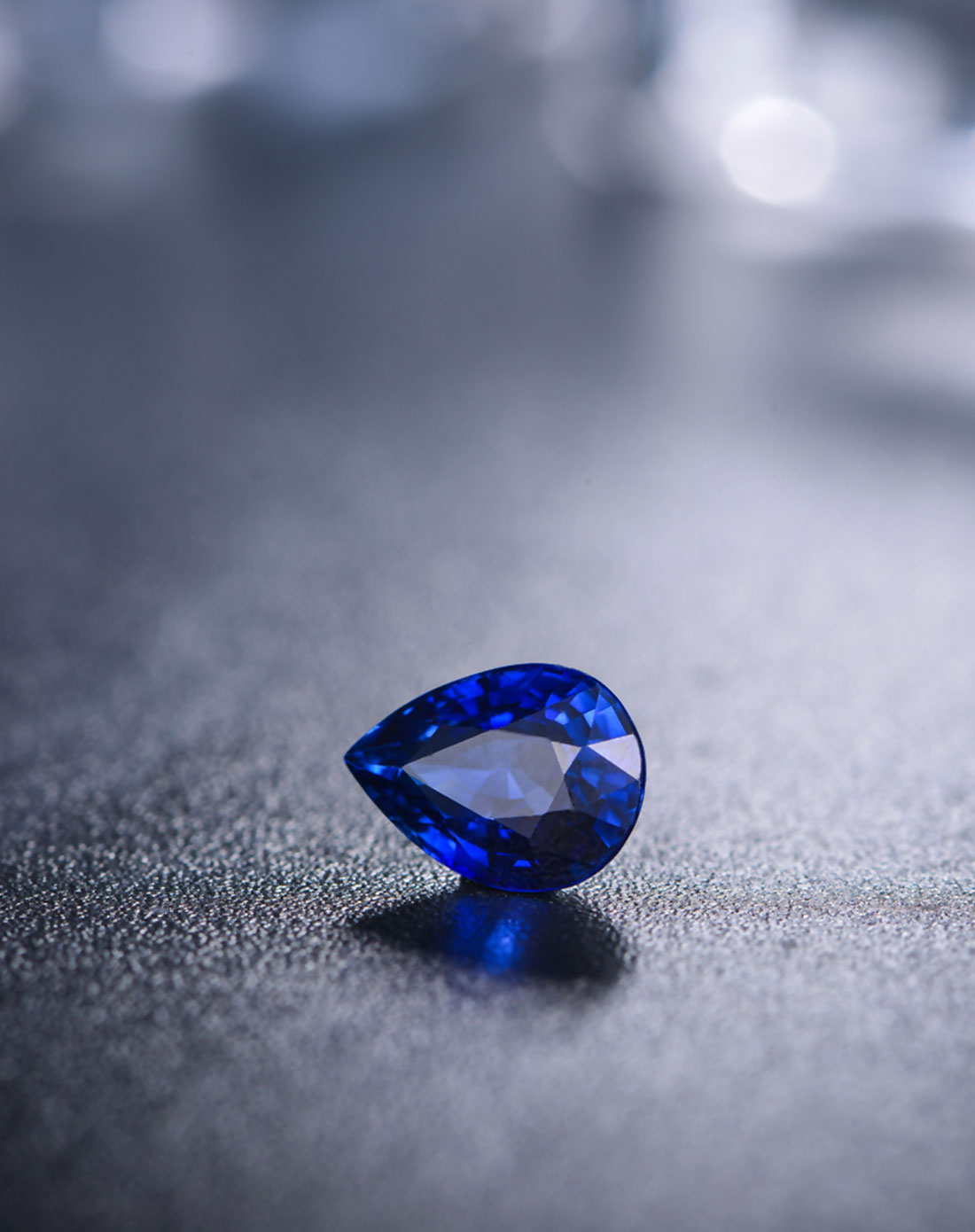 45分水滴形深蓝色蓝宝石