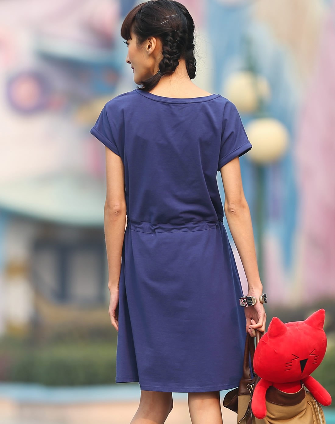 裂帛 蓝色猫咪绣贴布抽绳两色短袖连衣裙
