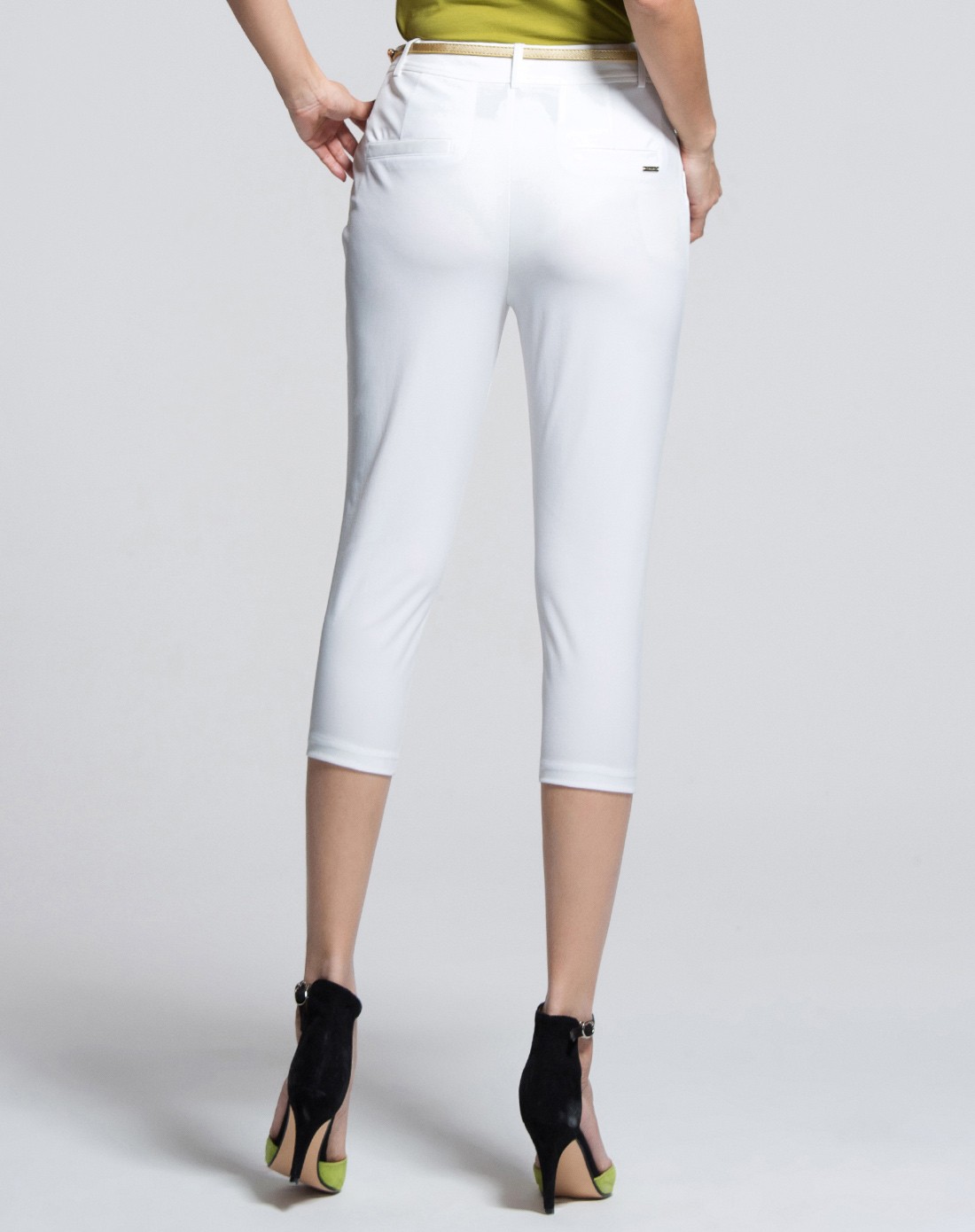 白色文艺清新哈伦七分裤