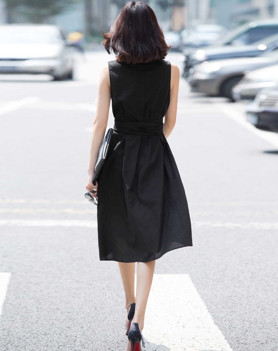 黑色无袖宽松棉麻a型配腰带连衣裙