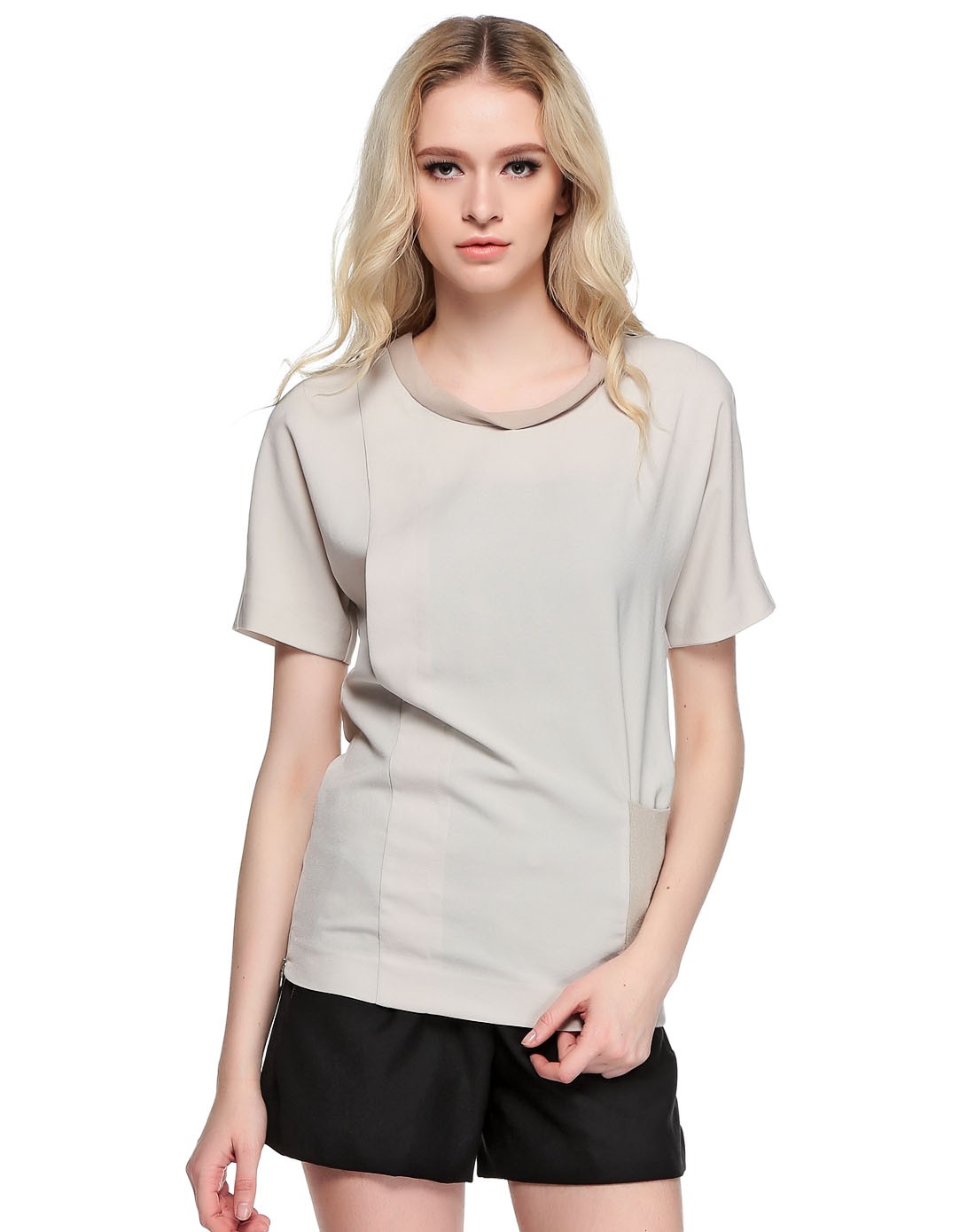 浅灰色成熟朴素短袖上衣