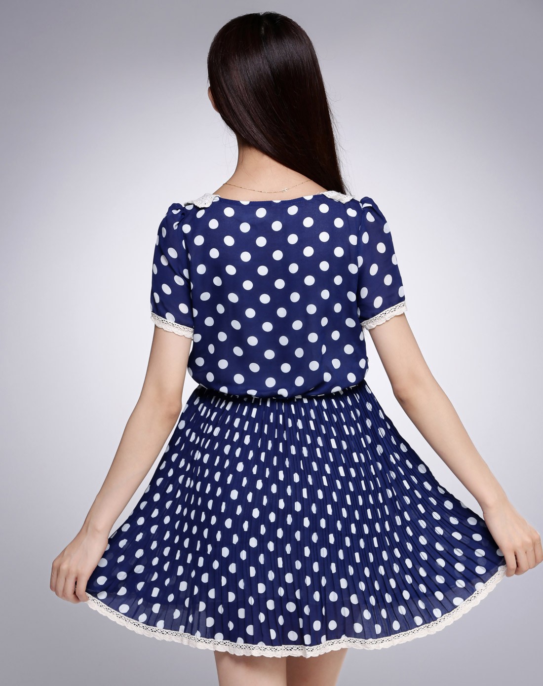 蓝色波点舒适短袖连衣裙