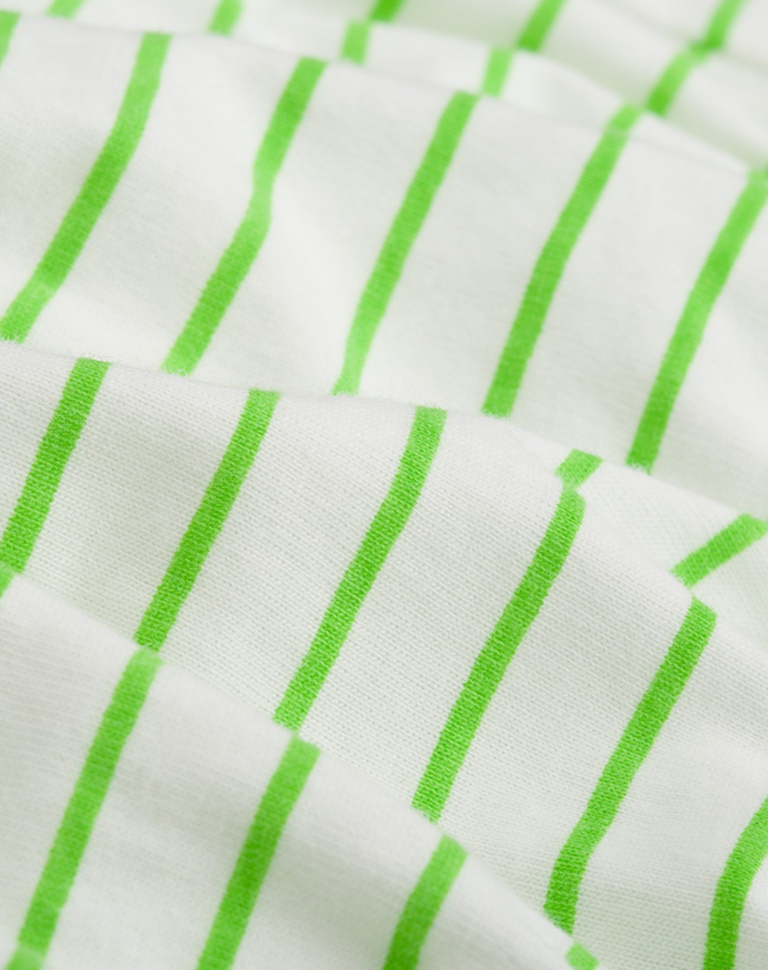 宝宝亮绿白条纹三角内裤