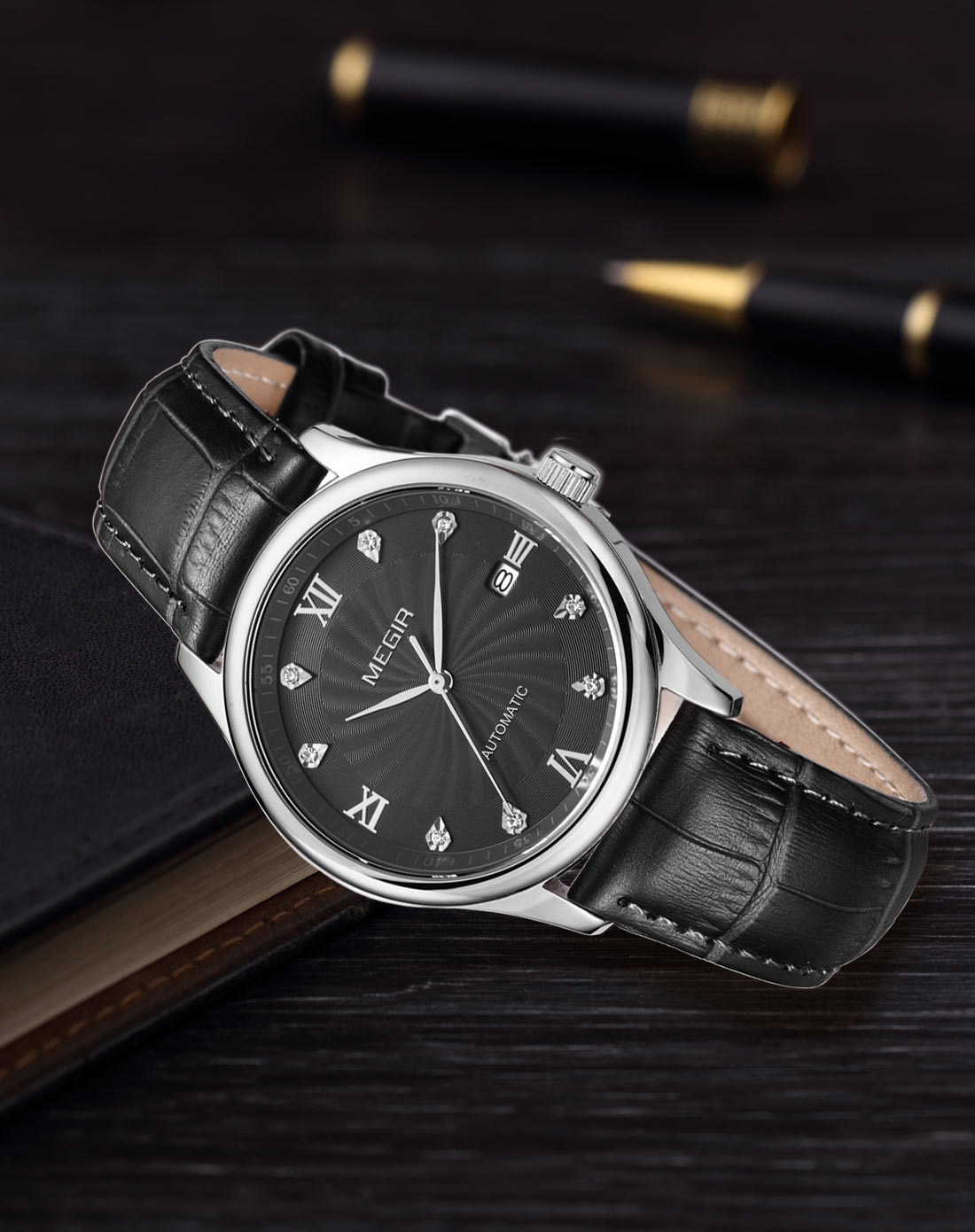 男款黑面皮带机械表