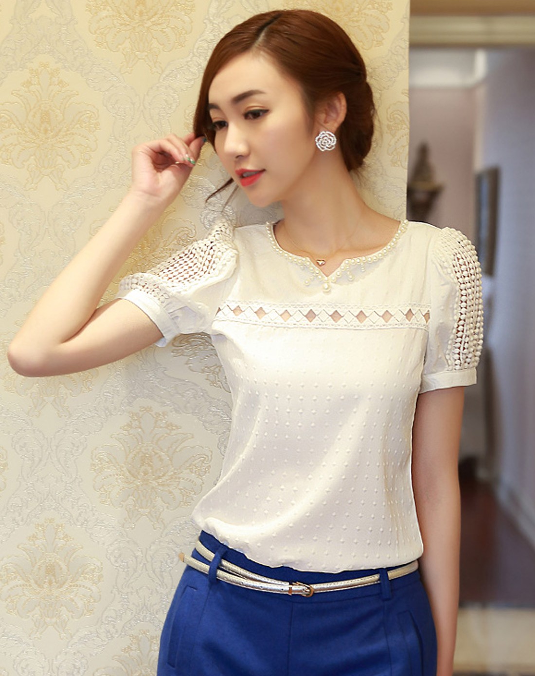 白色女式蕾丝打底衫上衣