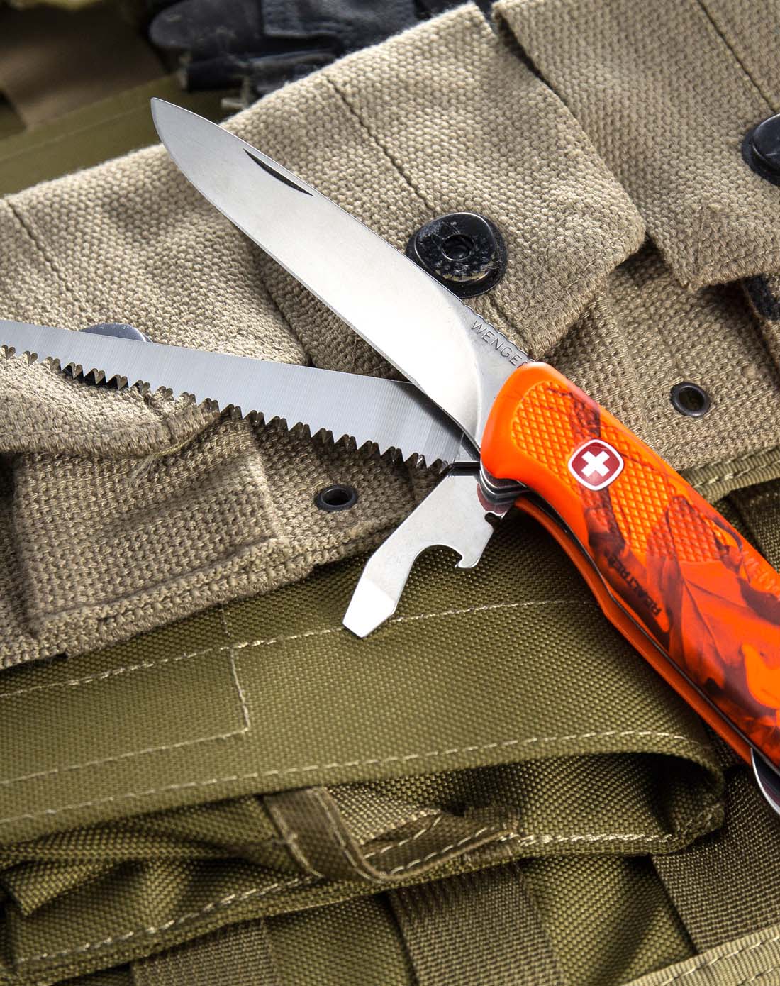 【唯品专供】丛林迷彩款瑞士军刀