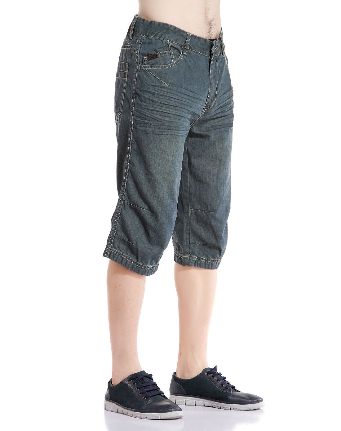 男款怀旧蓝色牛仔六分裤