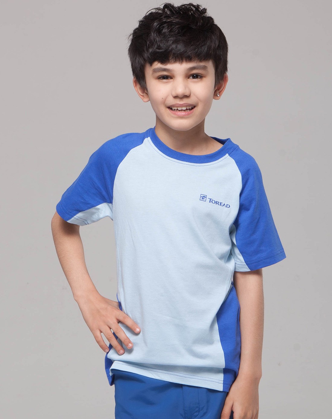 男童清爽蓝户外运动短袖t恤