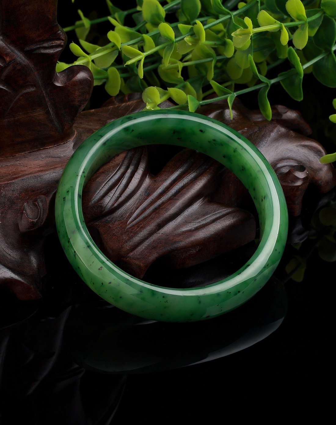 60mm冰种盈润剔透菠菜绿仙姿玉色天然和田碧玉手镯(附权威鉴定证书)