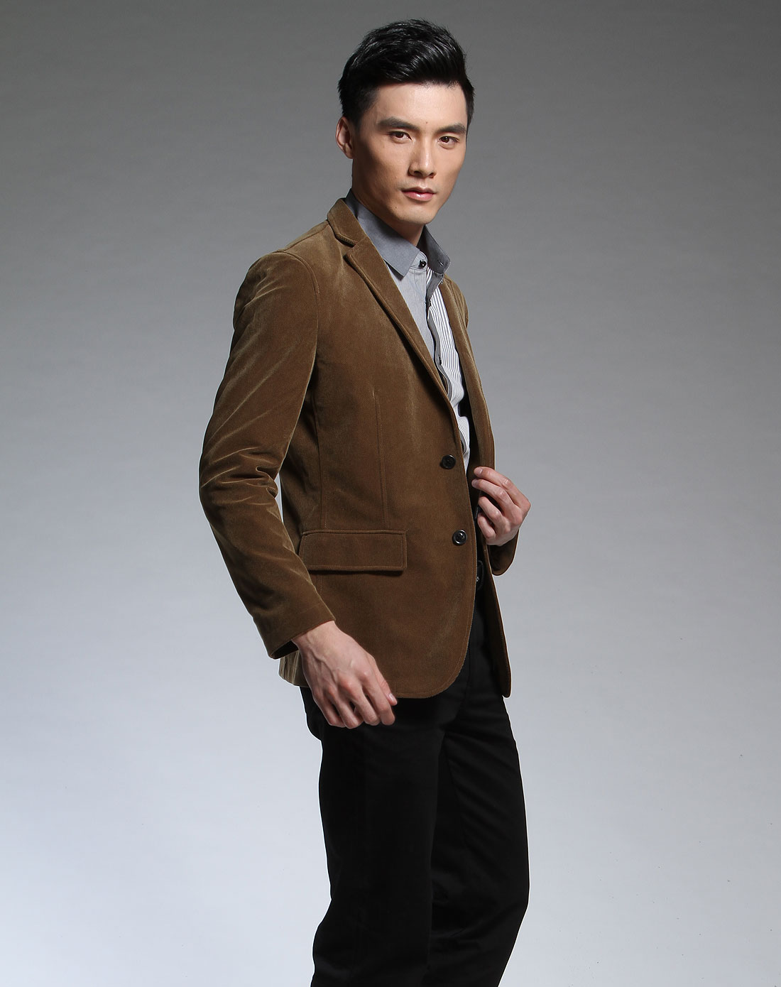 男款咖啡色时尚长袖西装外套
