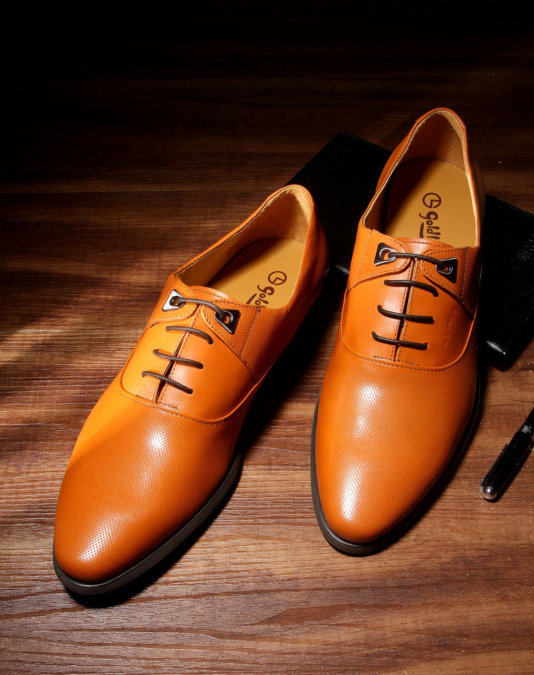 橙色牛皮时尚系带正装皮鞋