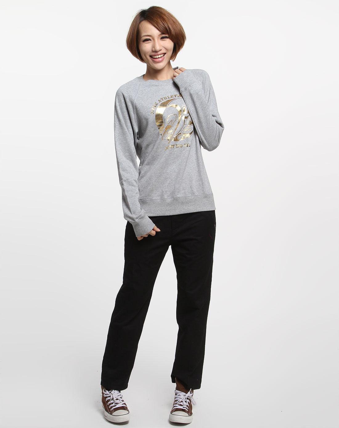 耐克nike 女款灰色个性印图长袖t恤