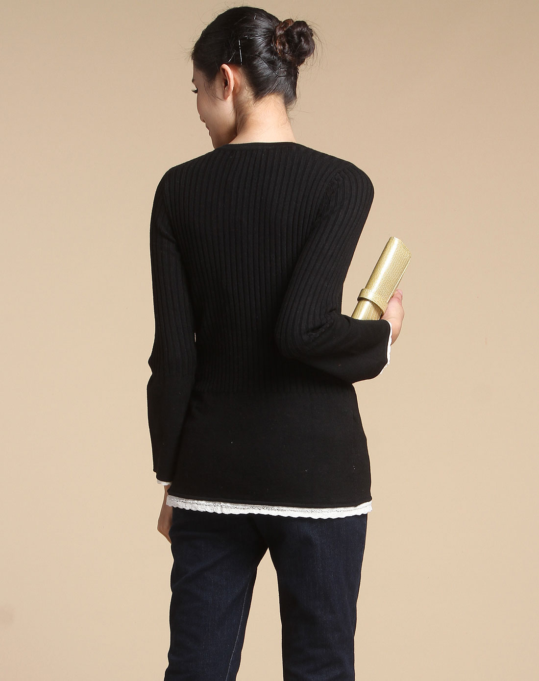 铁黑色时尚花边竖纹长袖毛衣