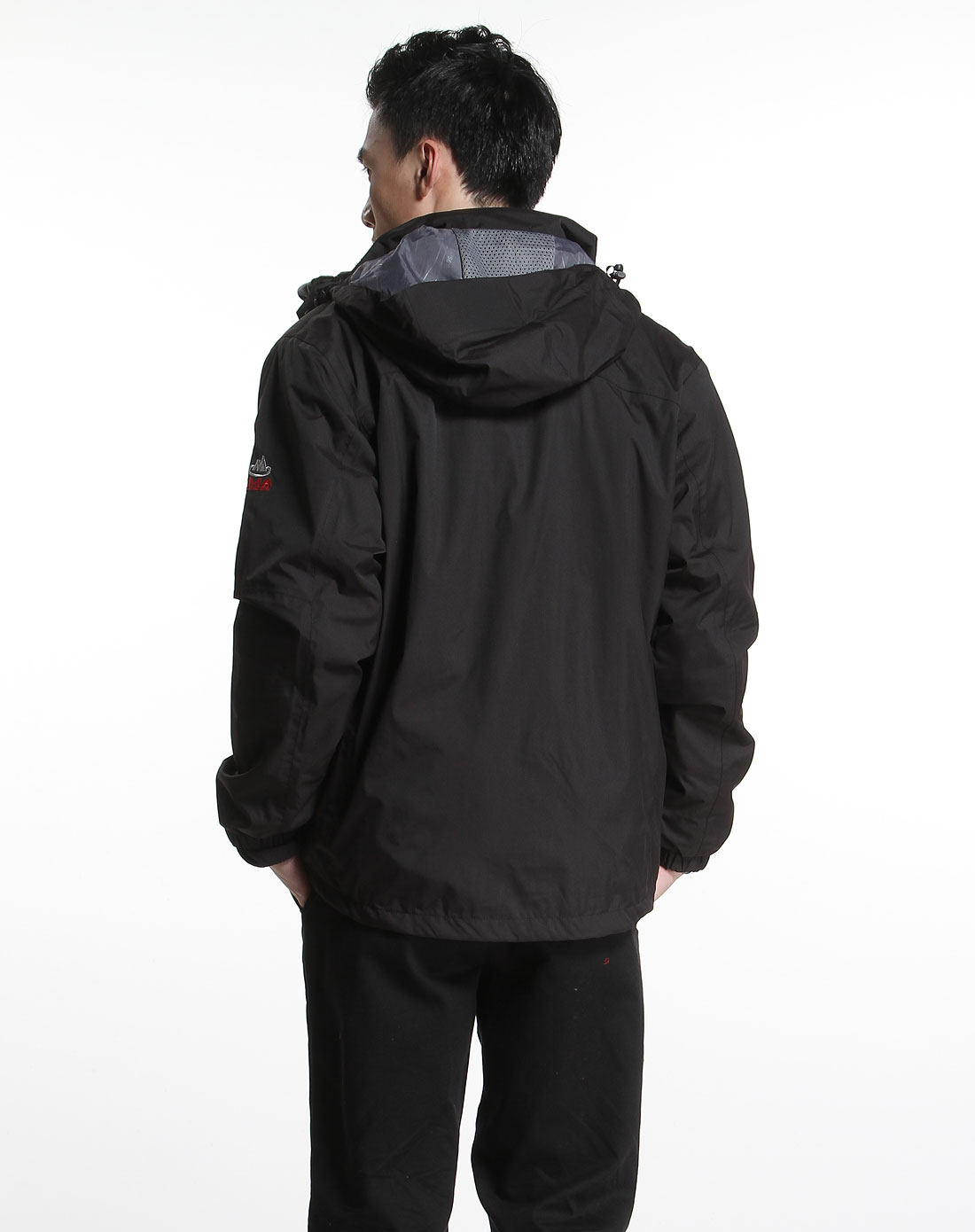 男款黑色连帽拉链两件套长袖冲锋衣