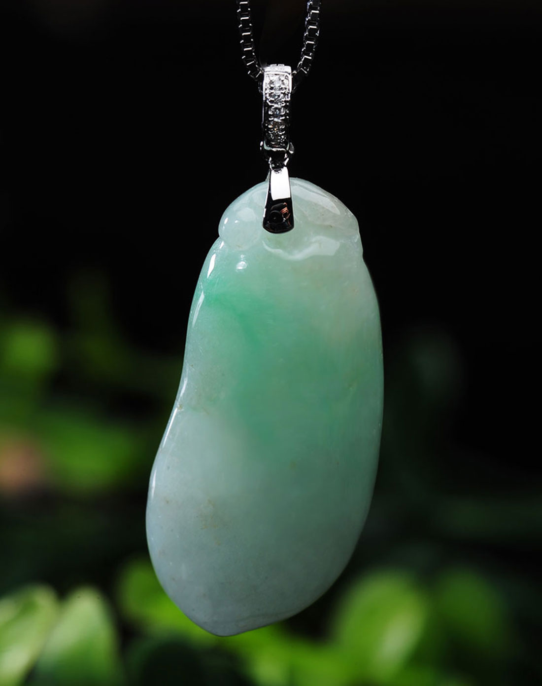 18k金 天然小钻镶水头好冰糯种阳绿福瓜天然a货翡翠吊坠(附国家级鉴定