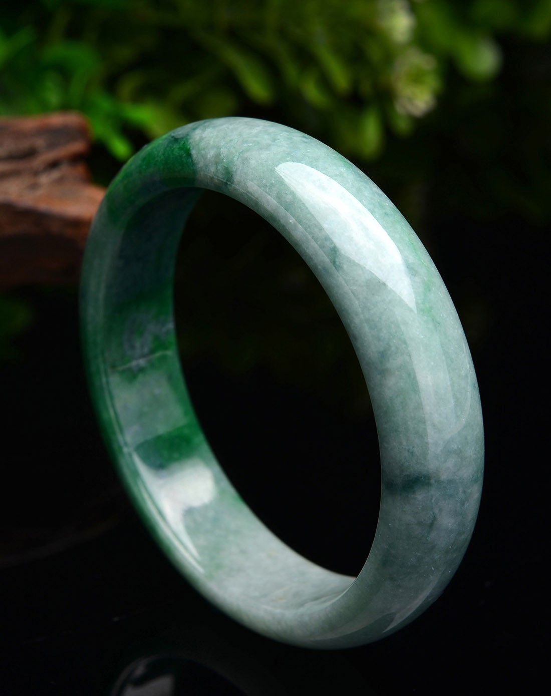 > #56.2特色孔雀绿豆种纯天然a货翡翠玉镯(附国家级鉴定证书)