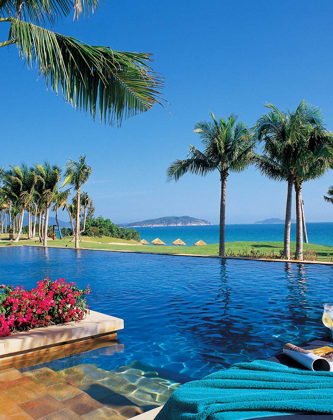 三亚亚龙湾喜来登2晚 双人晚餐or300元手机话费充值or景区门票2张