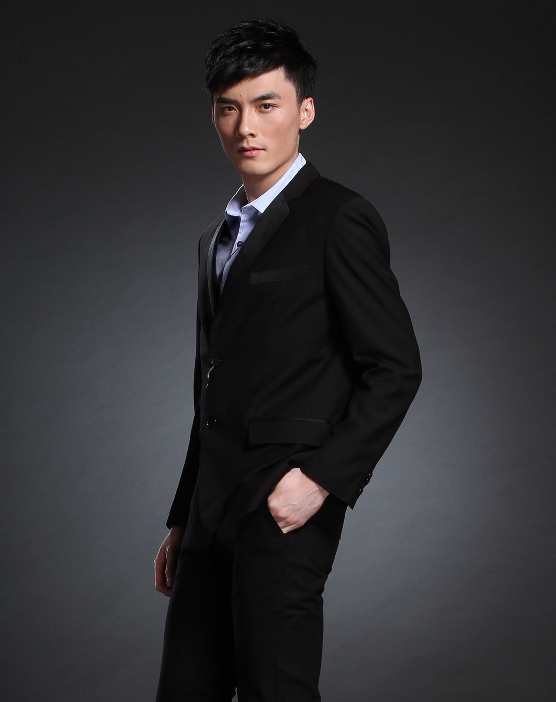 男款黑色经典休闲长袖西服