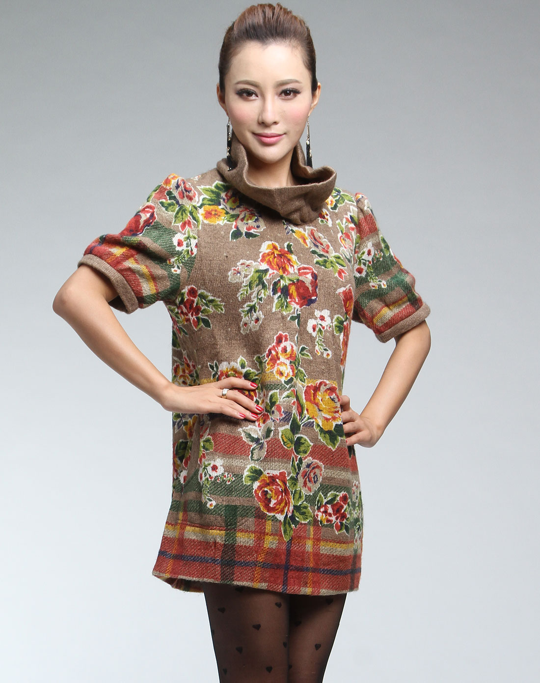 菁夫人kingfovlun女装专场-浅啡底红绿两色印花高领短袖针织衫