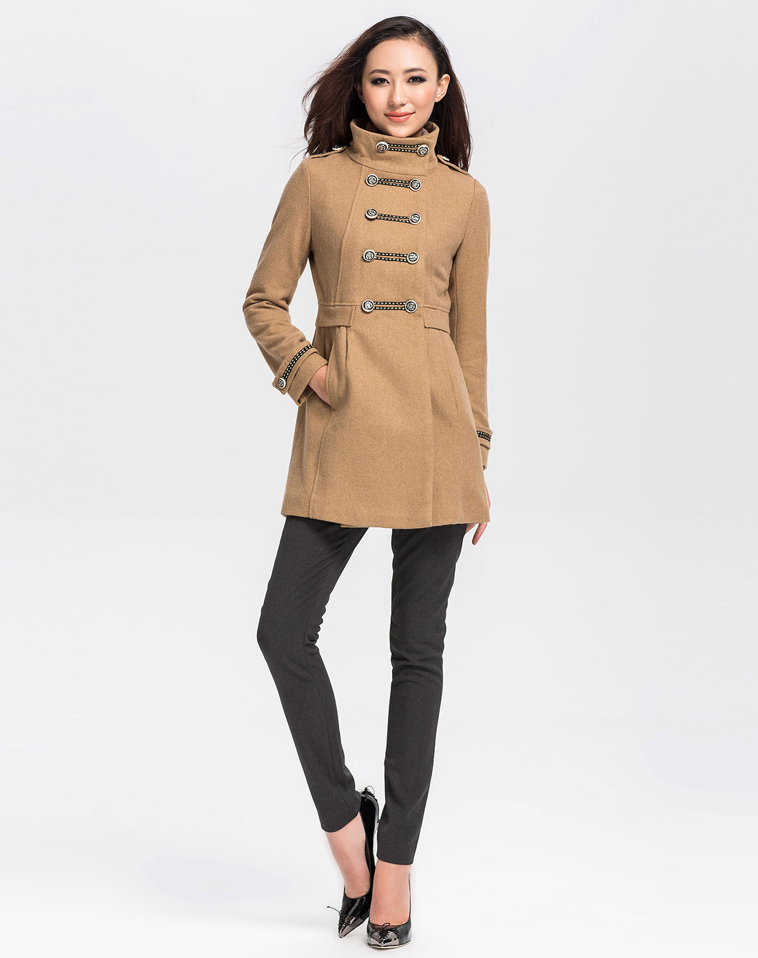 浅咖啡色长袖长款毛呢大衣