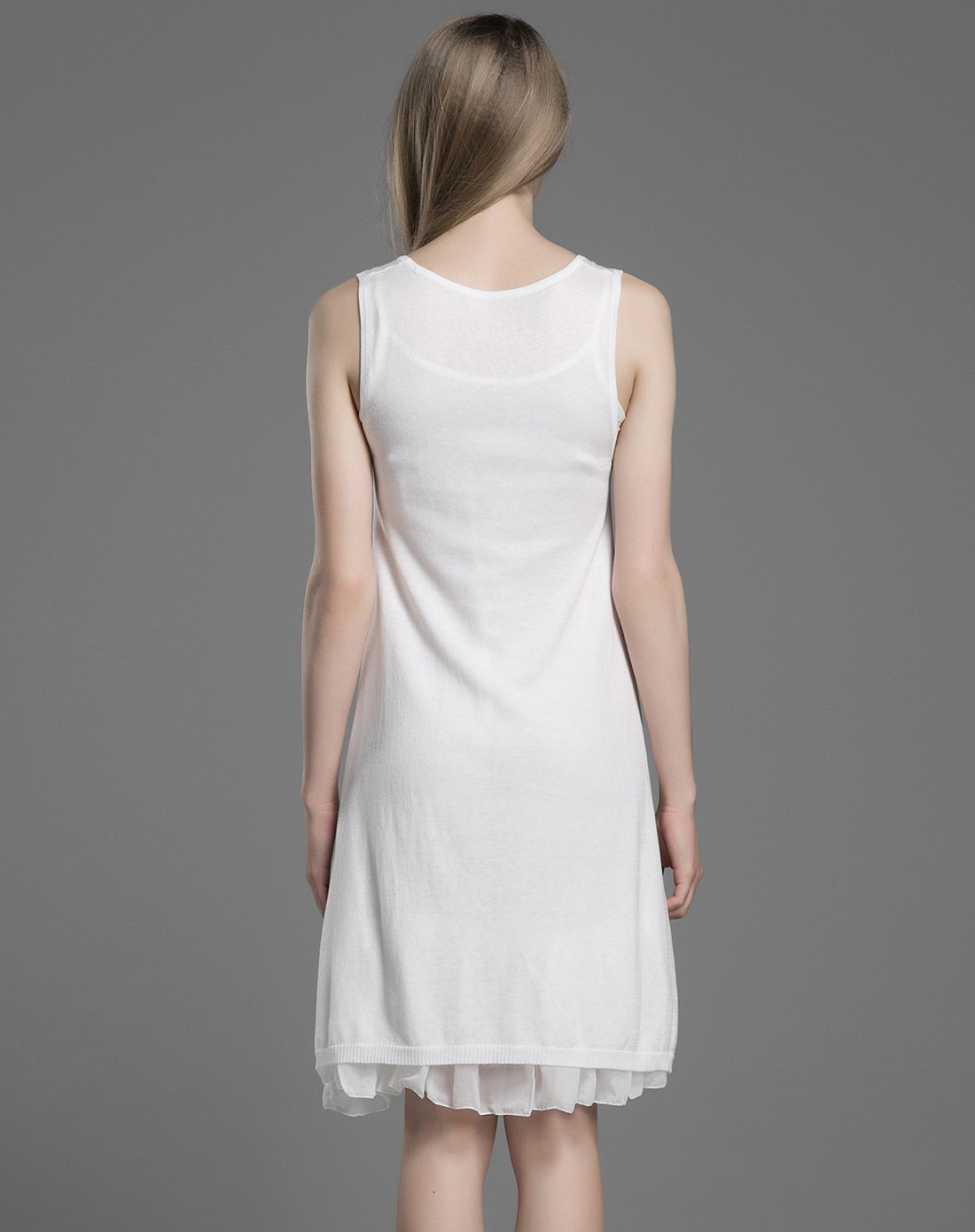 清新纯白连衣裙