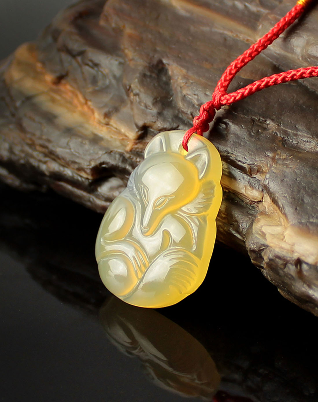 玉面狐狸3a级天然冰彩玉髓吊坠